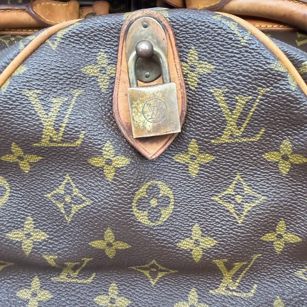 Louis Vuitton authentic louis